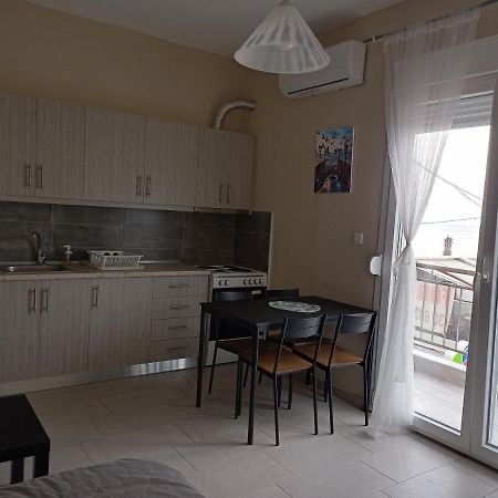 Katerina Apartment Nea Plagia Exterior photo